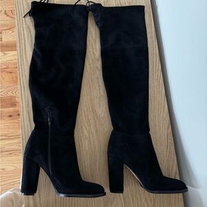 Vince Camuto Over the Knee Boots in Black suede